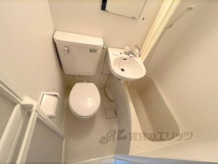 ハウス今出川4-Bの風呂