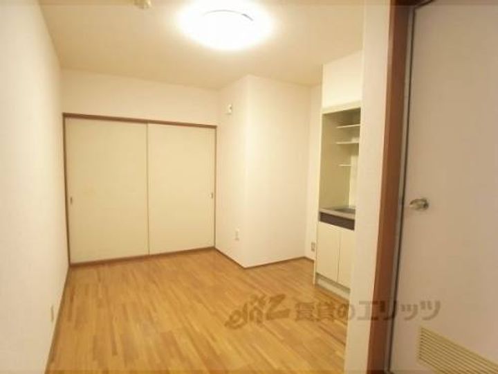 パル・コートKIYOYASU201の玄関