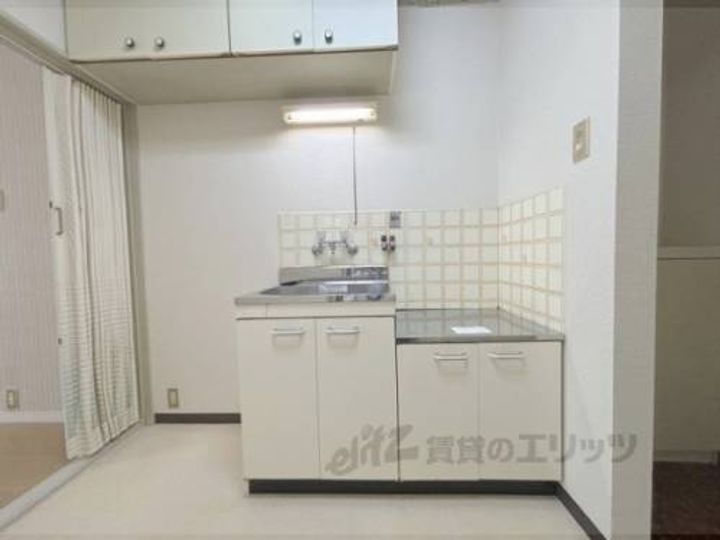 コータス角三202のキッチン