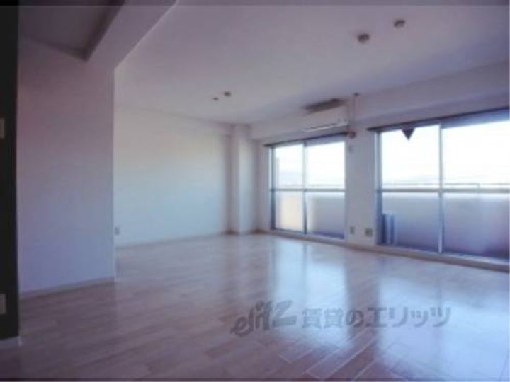 第16洛西ハイツ瀬田の玄関