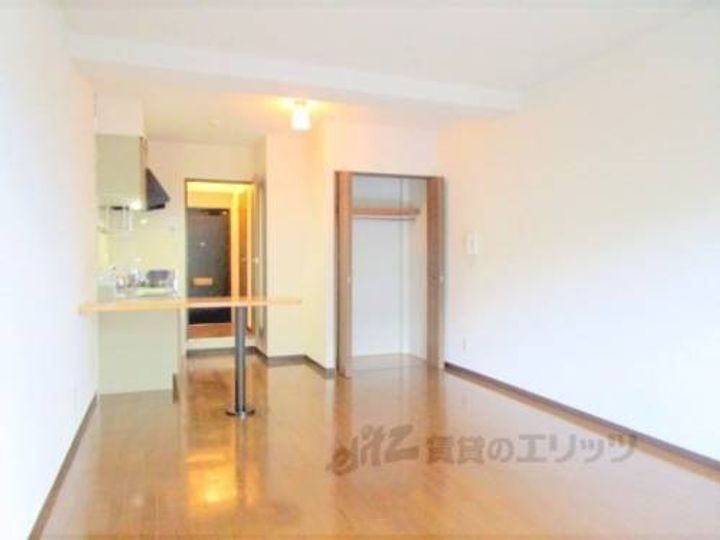 ル・サフィ?ル西大路406の寝室