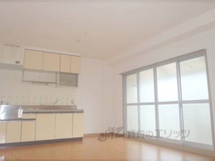 マンションいそい常盤305の玄関