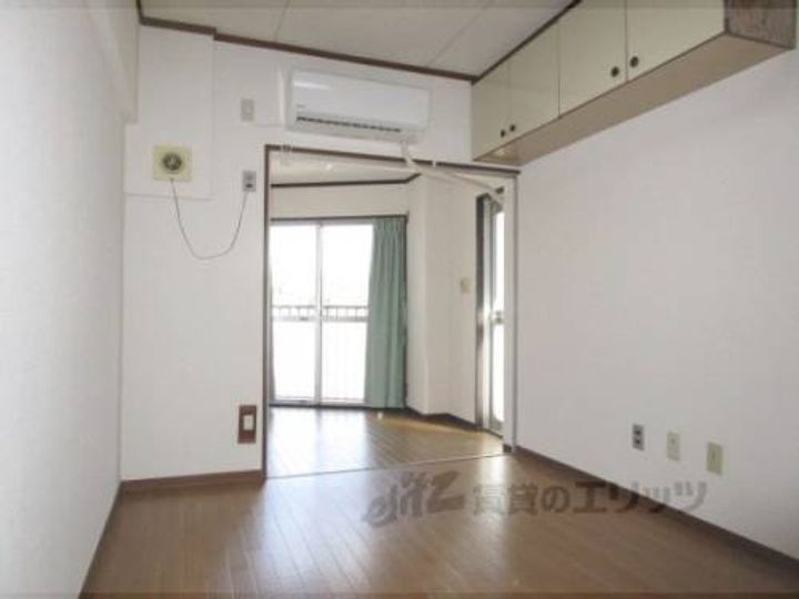 第1レジデンス春田156の寝室