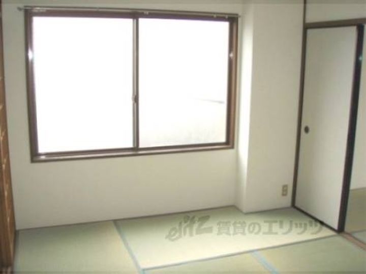 レジデンス菱屋301の寝室