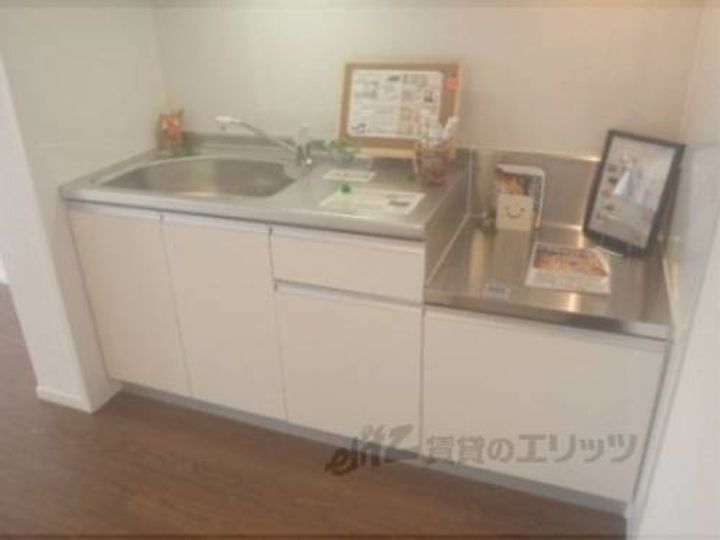 嵯峨野ロイヤルハイツ303のキッチン