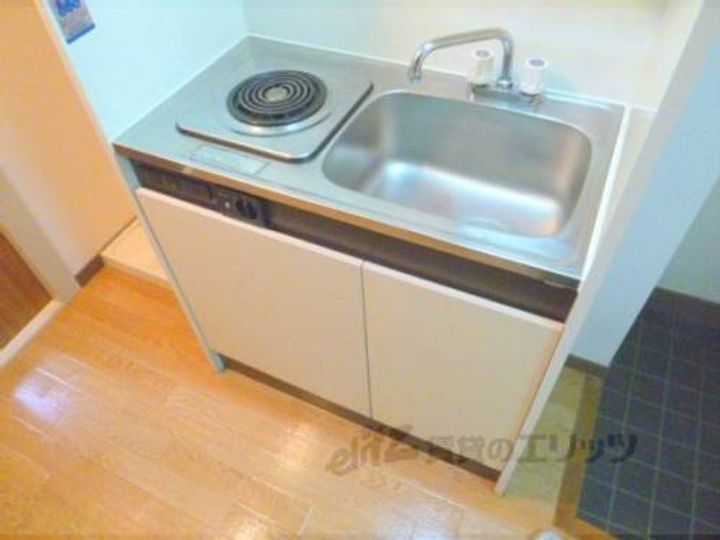 ラフェンテ友102のキッチン