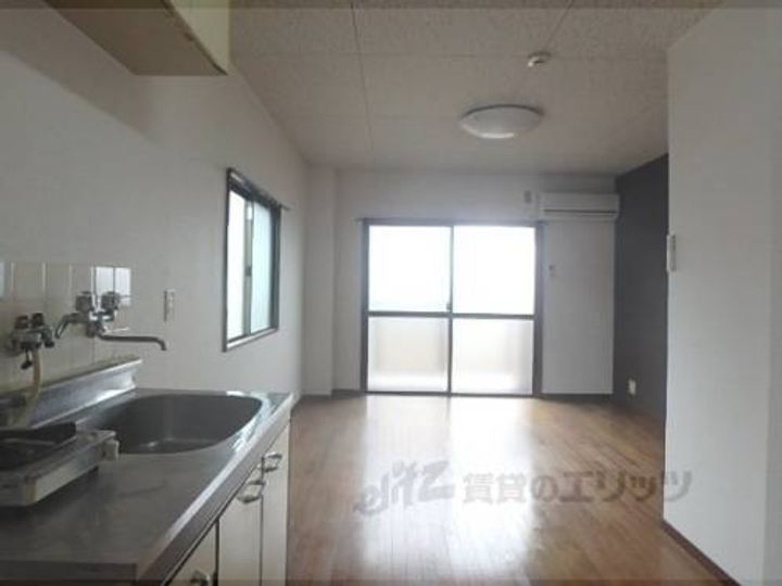 アントレー嵯峨野301の寝室