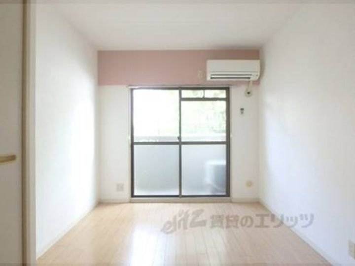 ヤングヴィレッジ嵯峨の寝室