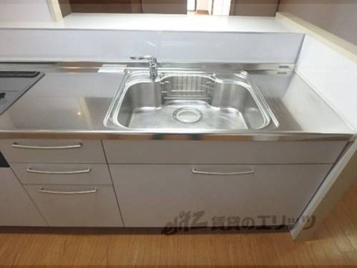 グランドハイツ嵯峨野301のキッチン