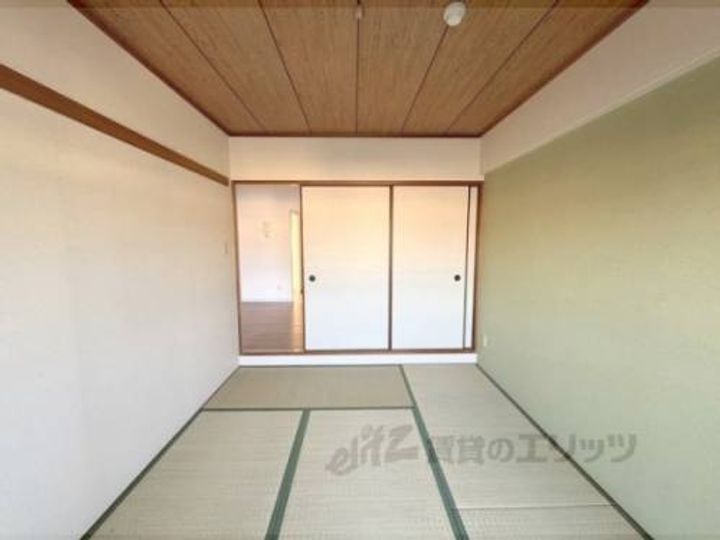 宇治プラザ407の寝室