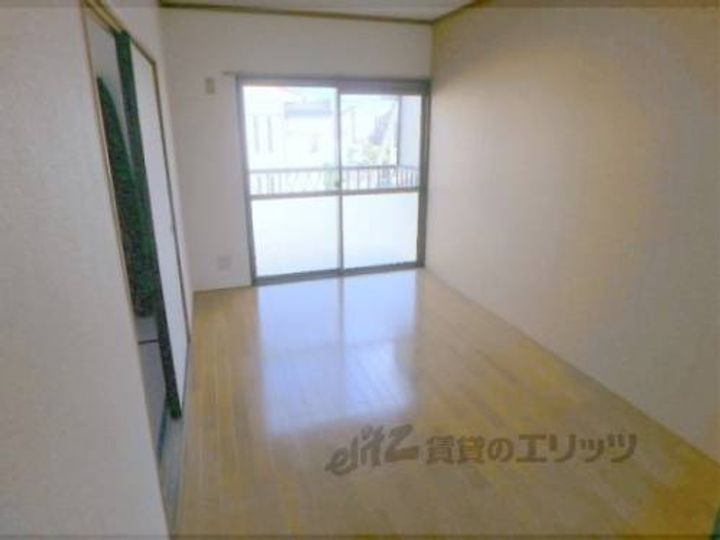ハイツ奥村B102の寝室