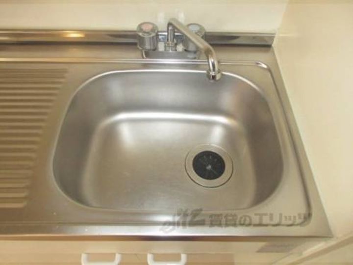 ドゥエル嵯峨の荘401のキッチン