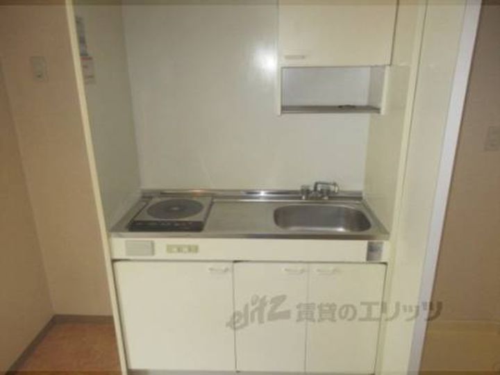 ドゥエル嵯峨の荘401のキッチン