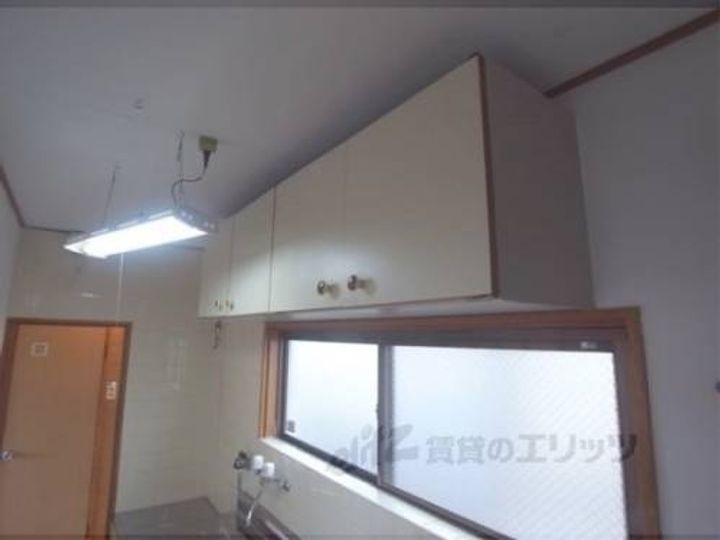 岡部マンション2F-5のキッチン