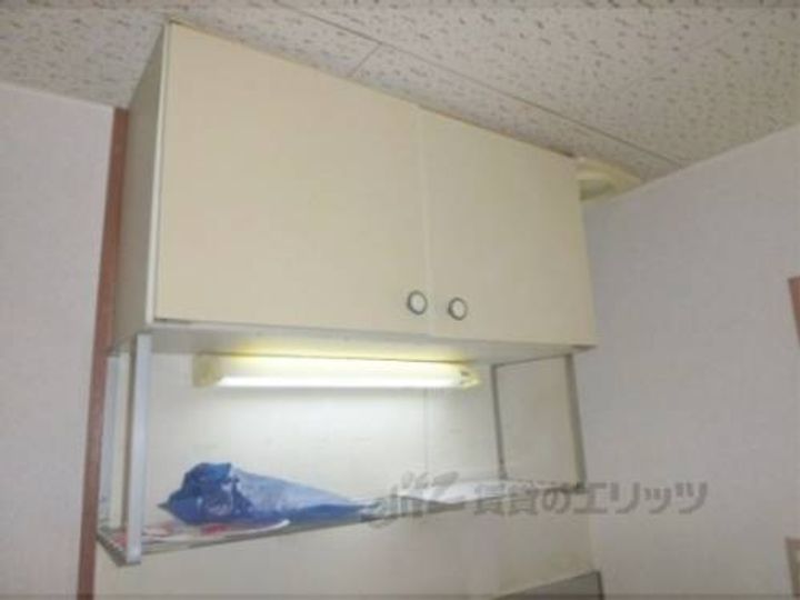 ロイヤルコーポタカハラ206のキッチン