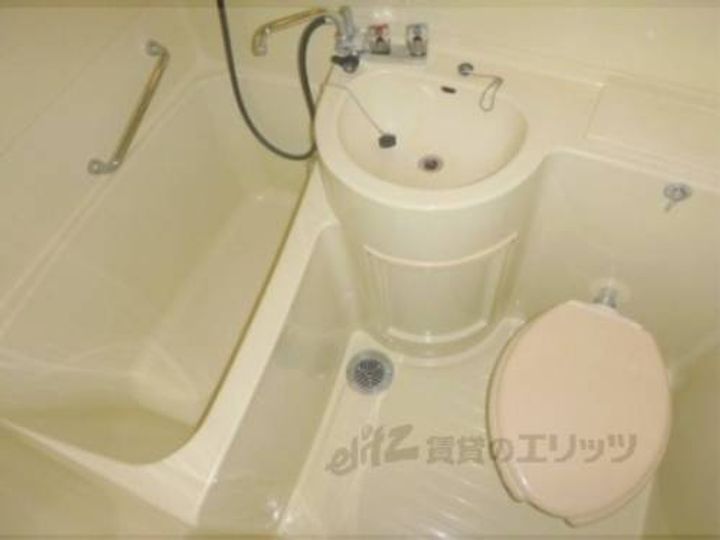 ロイヤルコーポタカハラ206の風呂