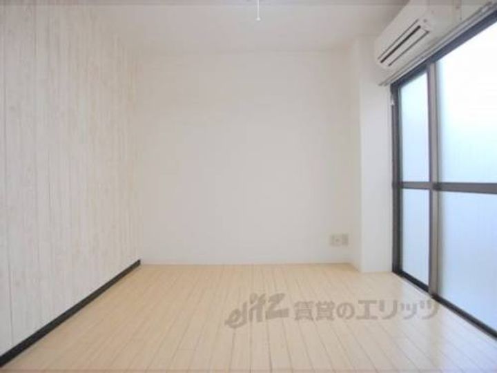 第11長栄シャトー泉305の寝室