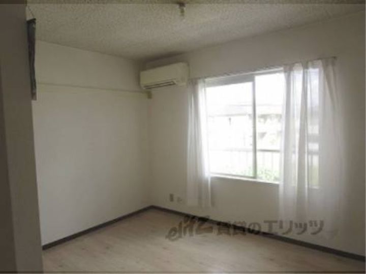 パリス嵐山102の寝室