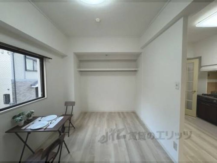 ハウスオブローゼ?103の寝室