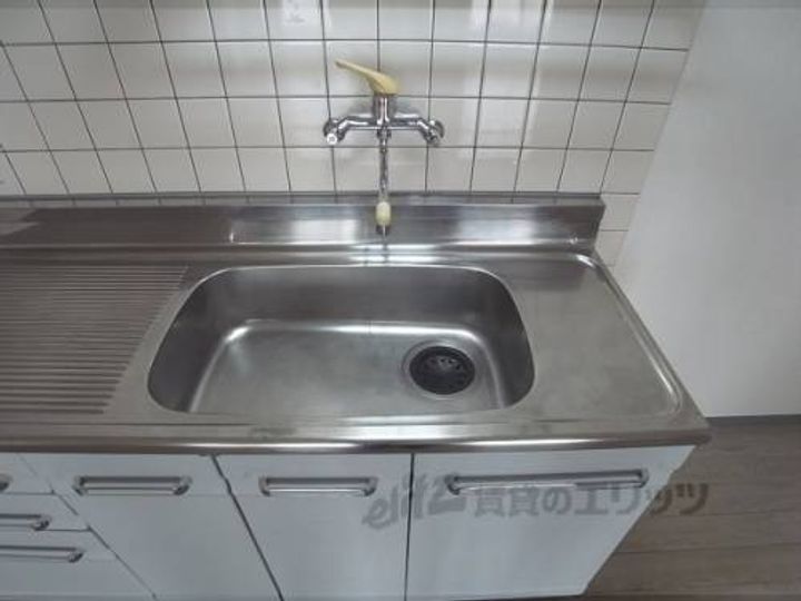 ヴェルナ西京極401のキッチン