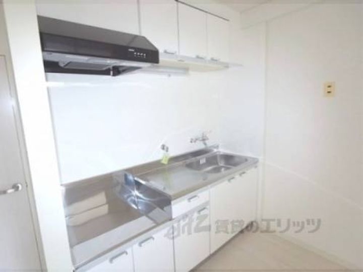 プルーリオン勧修寺508のキッチン