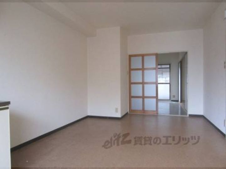 アート寺戸103の玄関