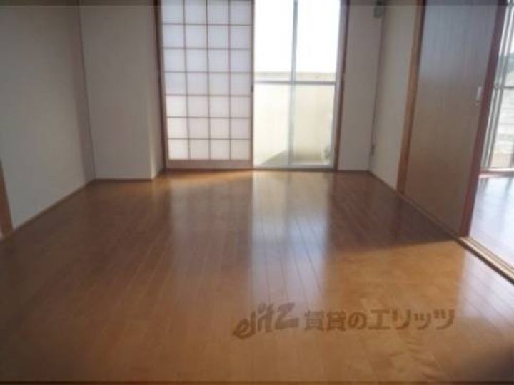 シャトル松尾603の寝室