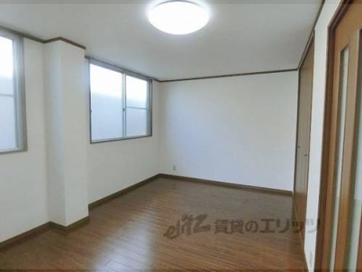 ローズハイム301の寝室