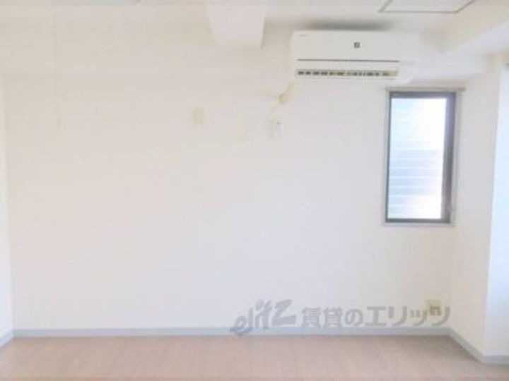 ラヴィール西洞院401の寝室