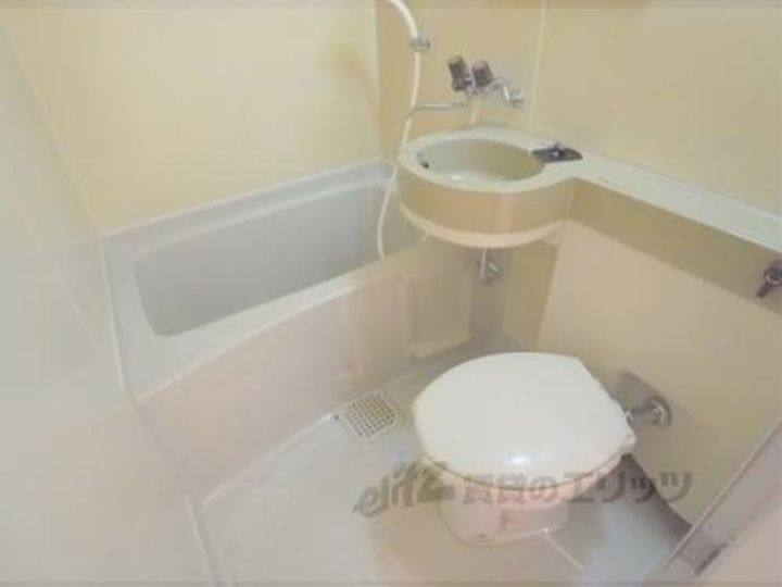 ロイヤルヒルズ鷹ヶ峯302の風呂