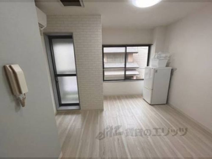 エイブル創久二人司202の寝室