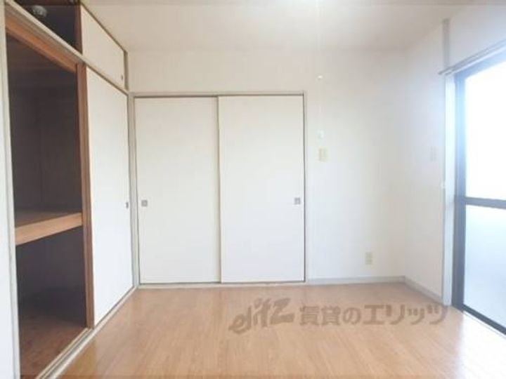 レジデンス高畑501の寝室