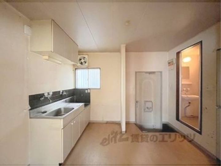 ポニーハイツ101の玄関