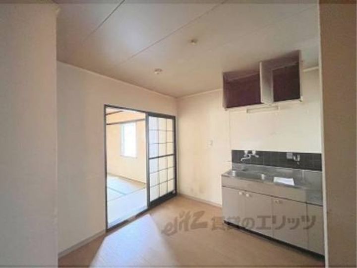 ポニーハイツ101の玄関