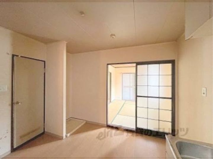 ポニーハイツ101の玄関