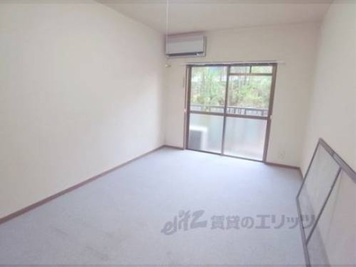 プロムナード宝ヶ池の寝室