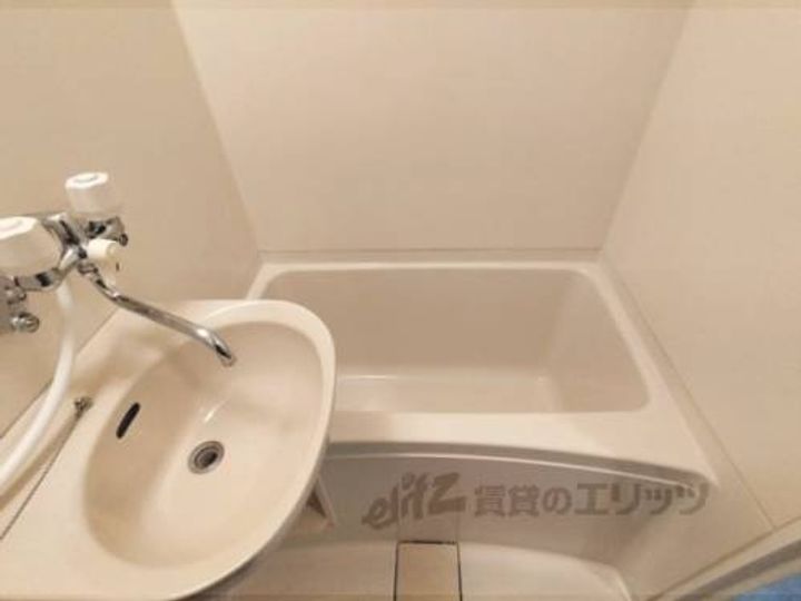 アンブラッセ?201の風呂