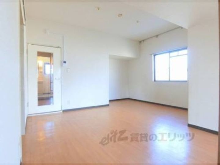 エホー北山201の玄関