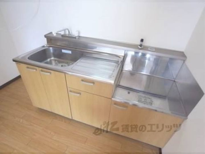 サンクシャンブル202のキッチン