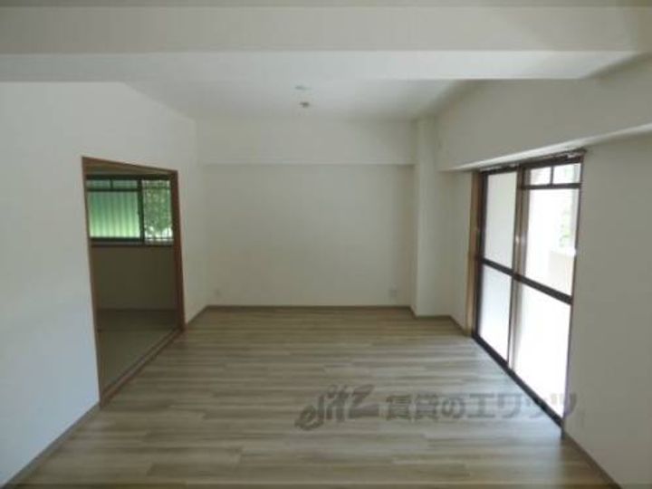 プリムローズ303の玄関