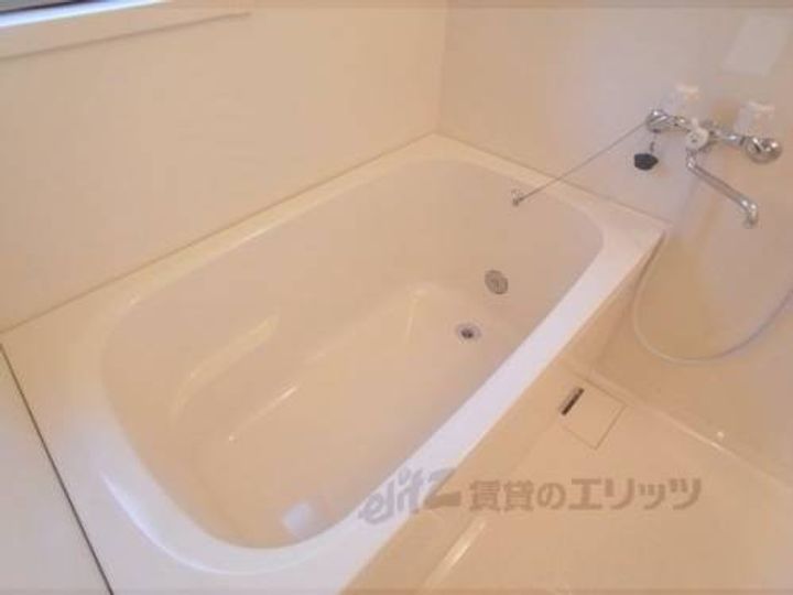 ヴィラ小山102の風呂