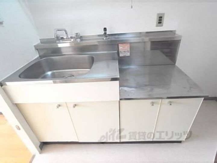 第二京都メゾンベルジュ西京極307のキッチン