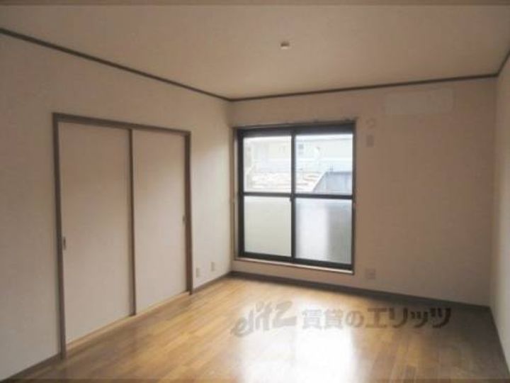 アクシス光台の玄関