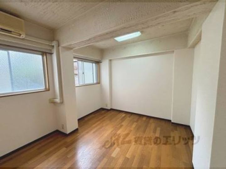 上賀茂松柏104の寝室