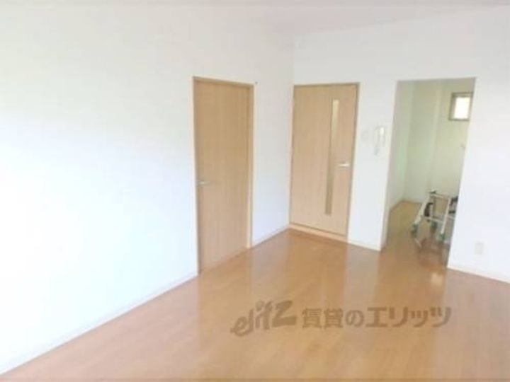 ベルヴィ栗東の玄関