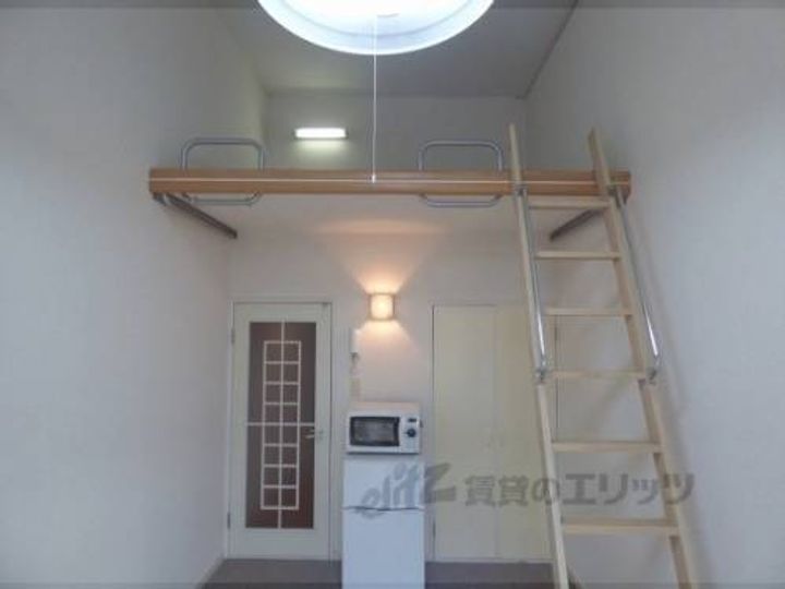 レオパレス久世110の寝室