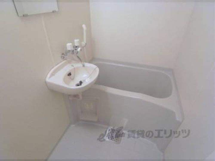 レオパレスグローバル?104の風呂