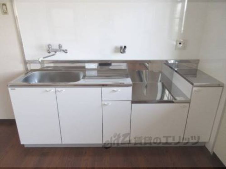 メゾンヤマギワ201のキッチン