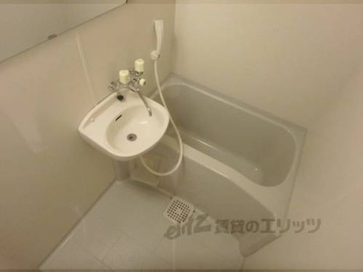 アール四条大宮303の風呂