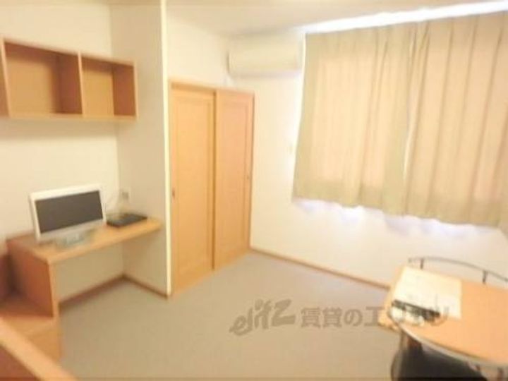 レオパレスベルハイム笠山204の寝室